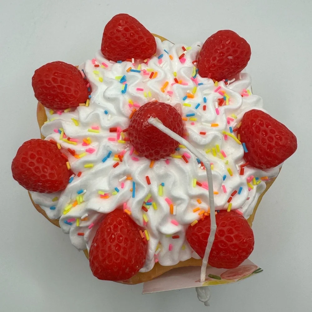 Martha Stewart Strawberry Shortcake Bowl Candle Country Strawberry Scented‎